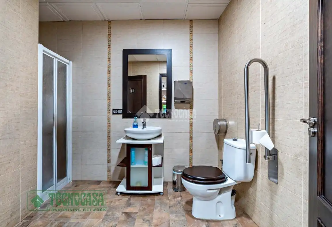 Baño de Local en venta en La Mojonera