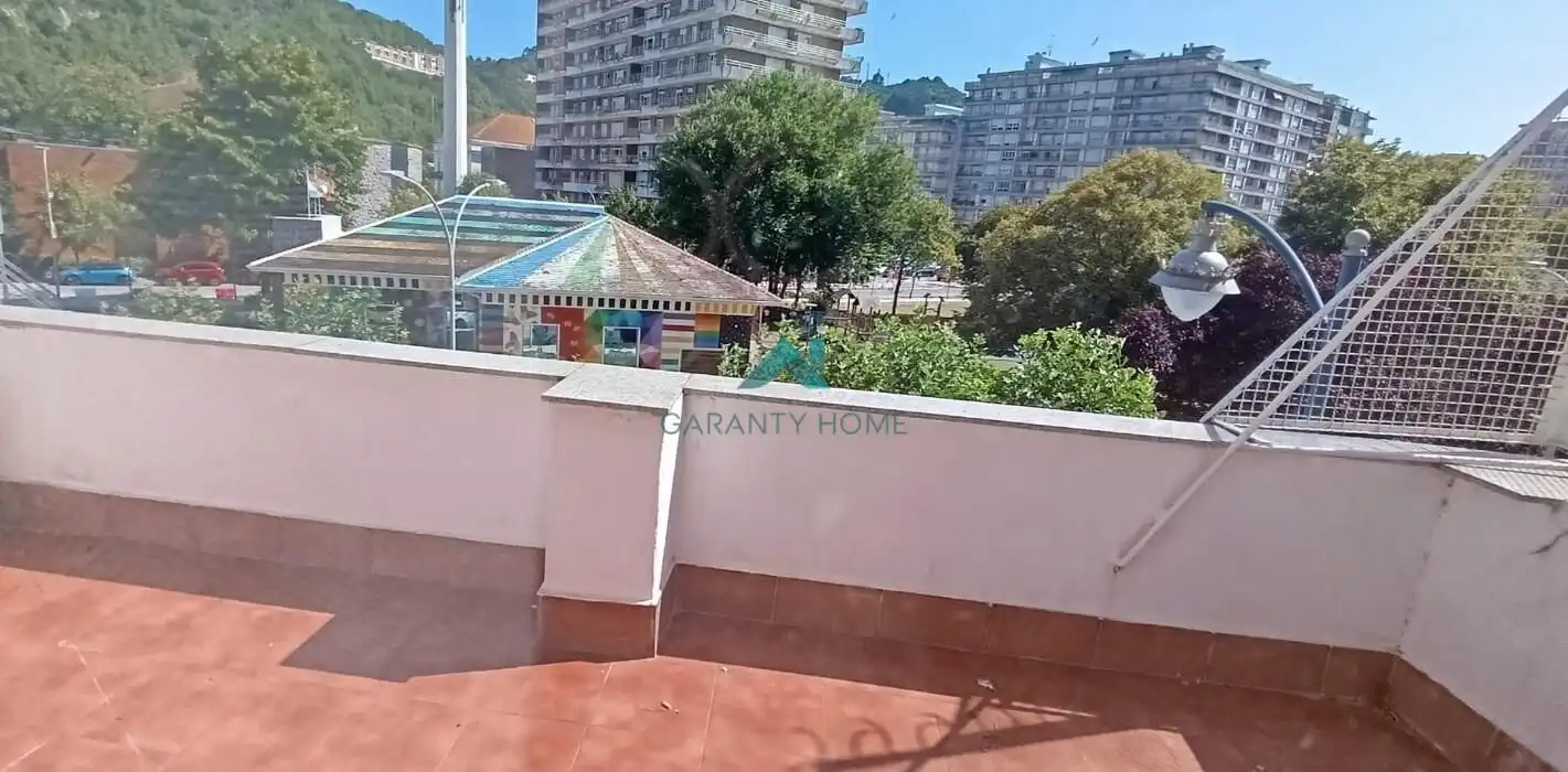 Terraza de Estudio de alquiler en Laredo con Terraza y Amueblado