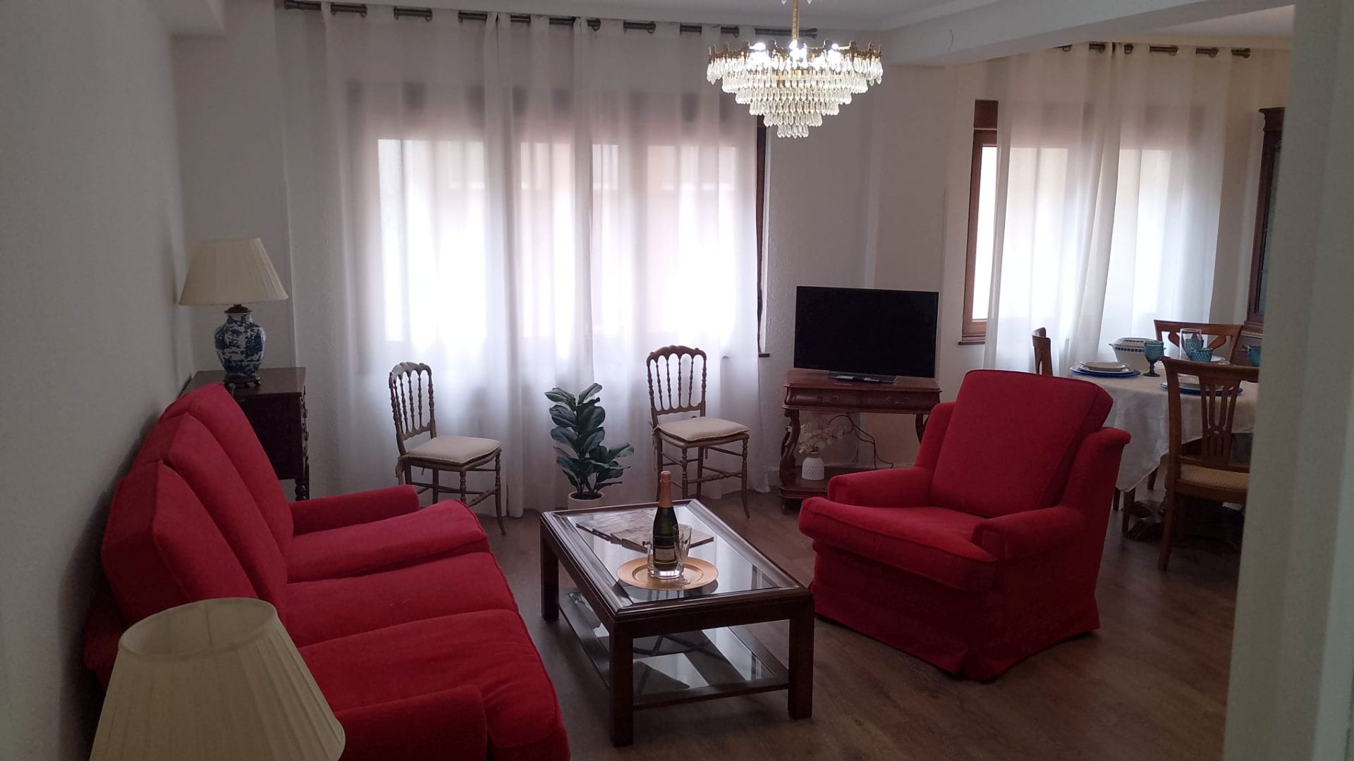 Living room of Flat for rent in Oviedo   with Heating, Parquet flooring and Furnished