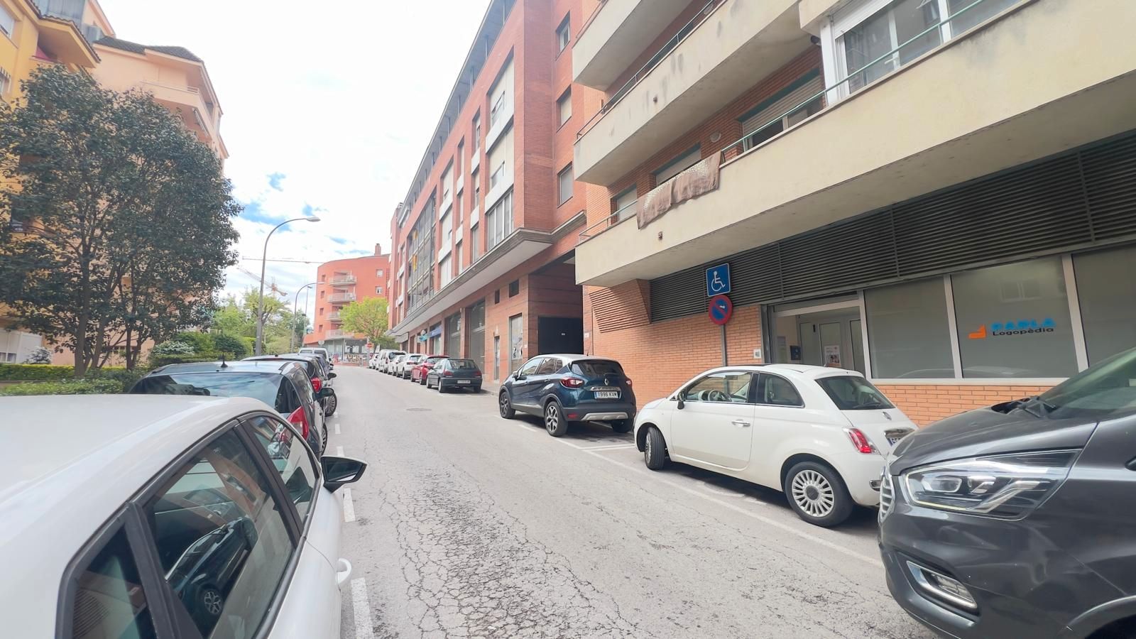 Vista exterior de Garatge en venda en Girona Capital