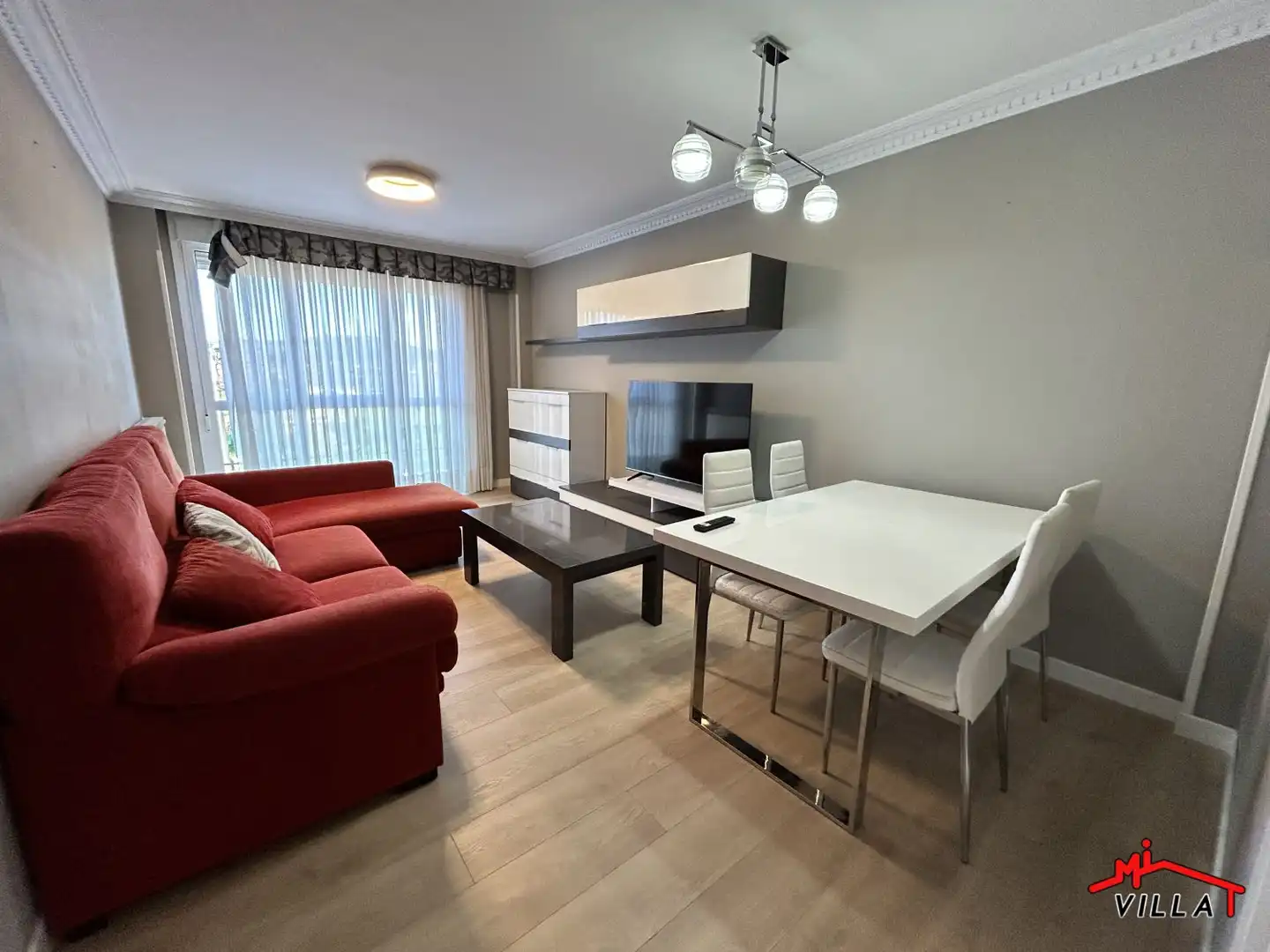 Sala de estar de Piso en venta en Colindres con Calefacción, Amueblado y Balcón