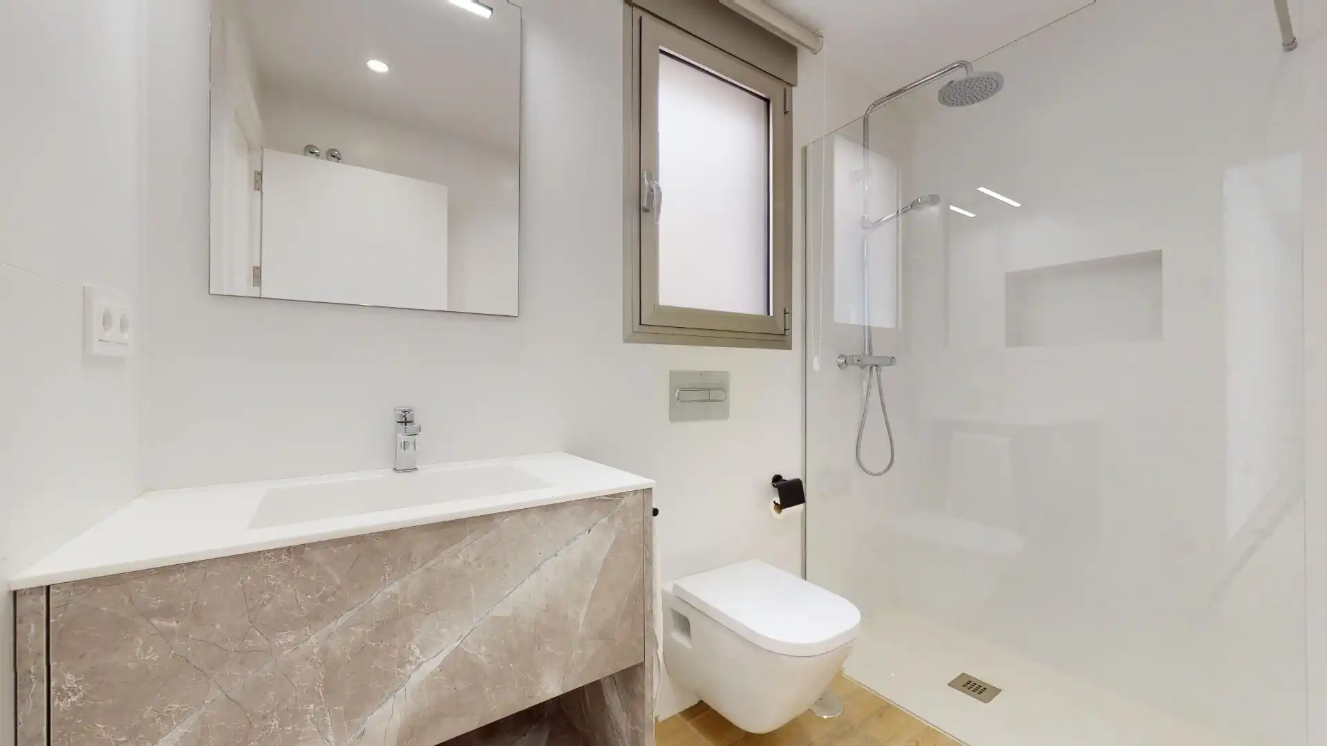 Badezimmer von Haus oder Chalet zum Verkauf in San Pedro del Pinatar mit Klimaanlage, Heizung und Privatgarten