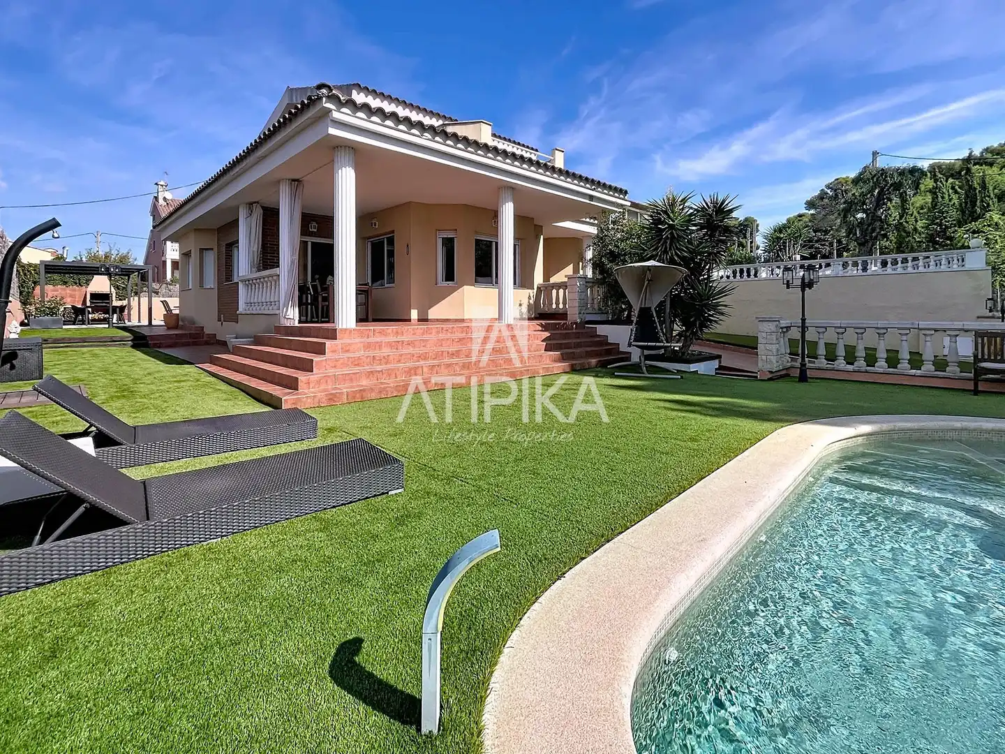 Vista exterior de Casa o chalet en venta en Sant Pere de Ribes con Aire acondicionado, Calefacción y Parquet