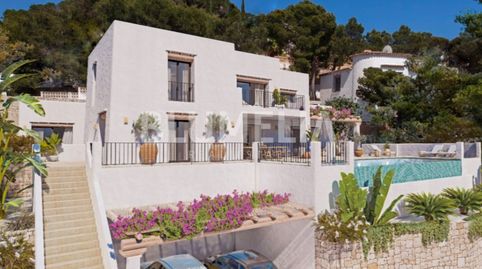 Villa de estilo ibizenco con vistas al mar en venta en Moraira, imatge 3