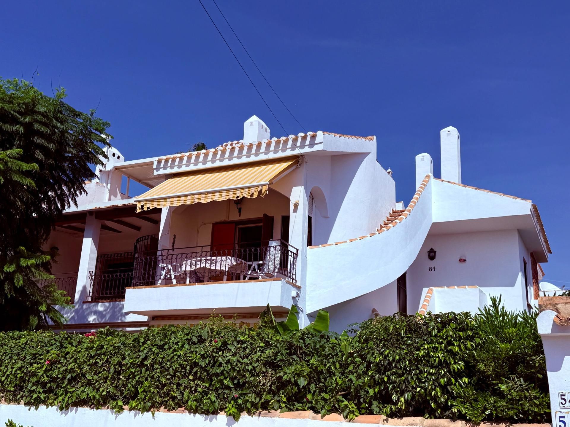Vista exterior de Casa o xalet en venda en Pilar de la Horadada amb Jardí privat, Terrassa i Balcó