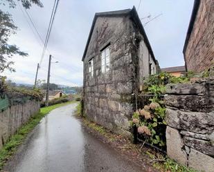 Vista exterior de Casa o xalet en venda en Ponteareas amb Jardí privat