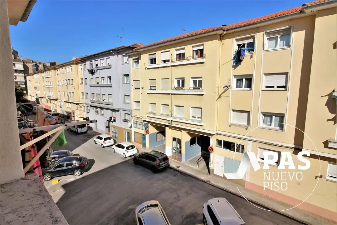 Exterior view of Flat for sale in Dos Hermanas  with Heating