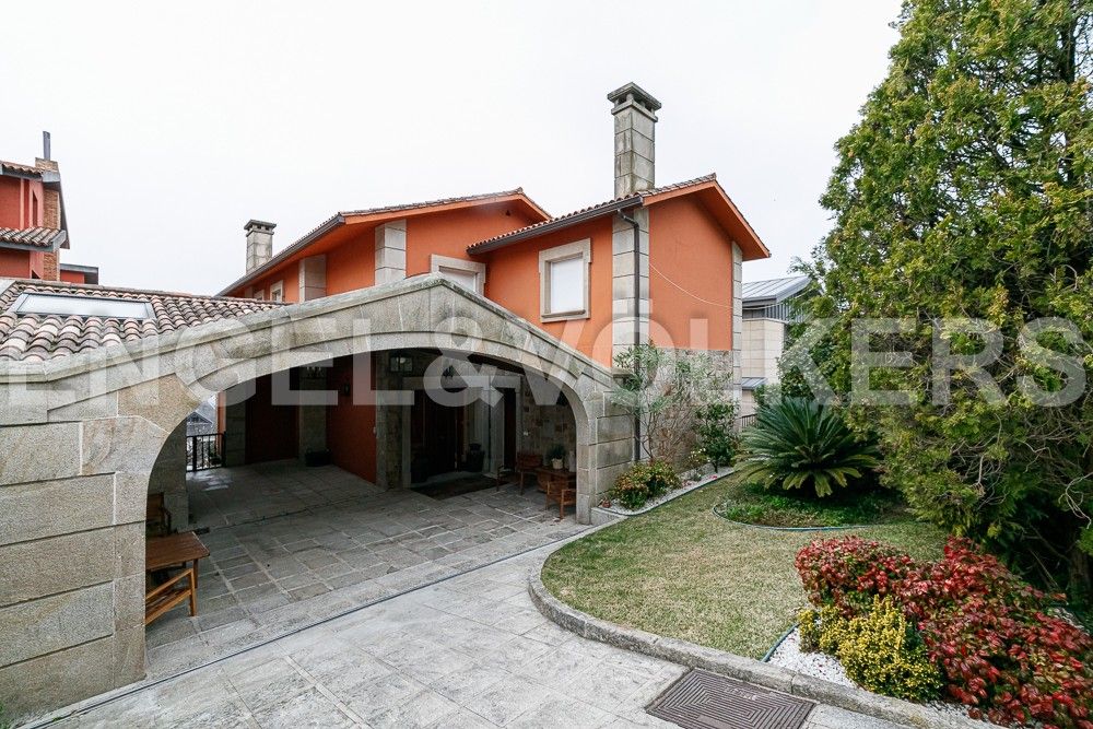 Exterior view of House or chalet to rent in Vigo   with Heating, Private garden and Parquet flooring