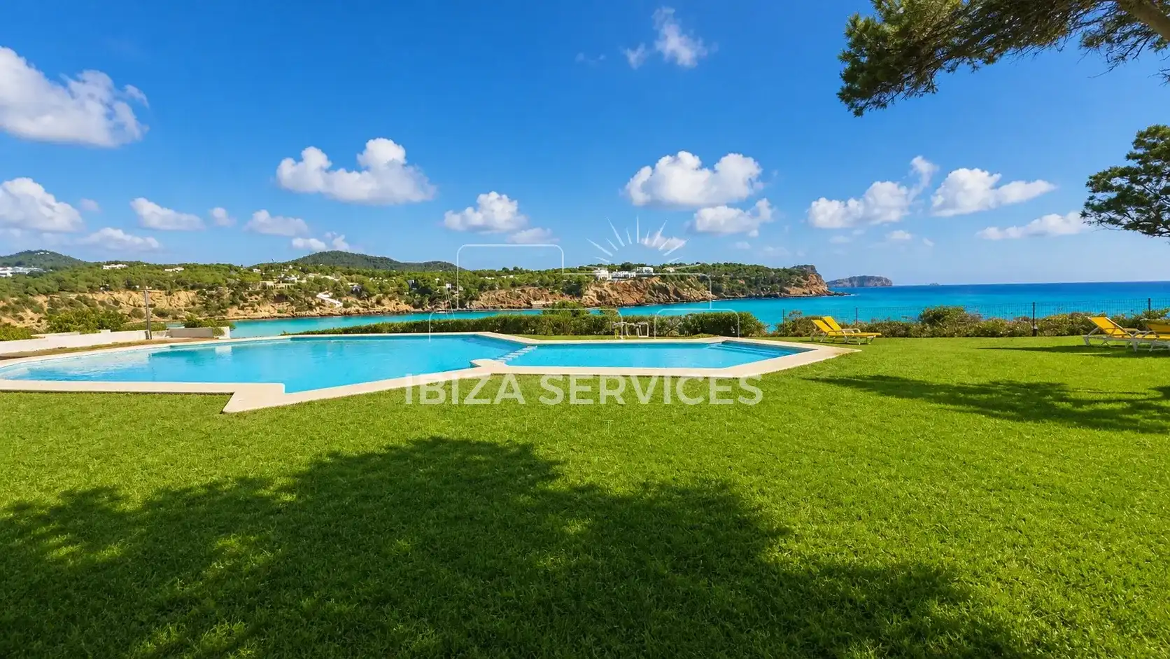 Jardín de Piso de alquiler en Santa Eulària des Riu con Aire acondicionado, Jardín privado y Piscina