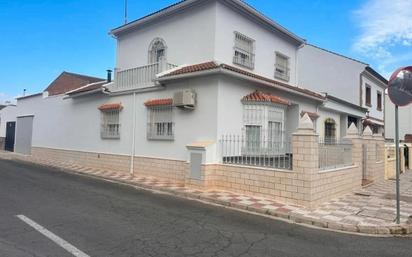 Vista exterior de Casa adosada en venda en Campillos amb Aire condicionat, Calefacció i Terrassa