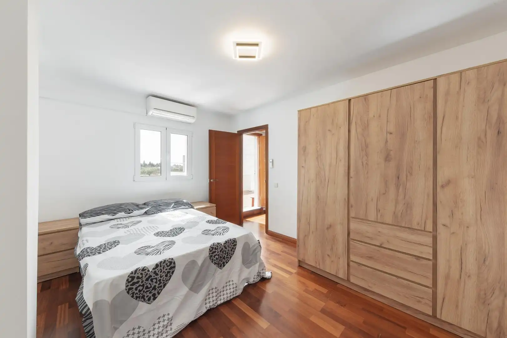 Schlafzimmer von Einfamilien-Reihenhaus zur Miete in Campos mit Klimaanlage, Heizung und Parkett