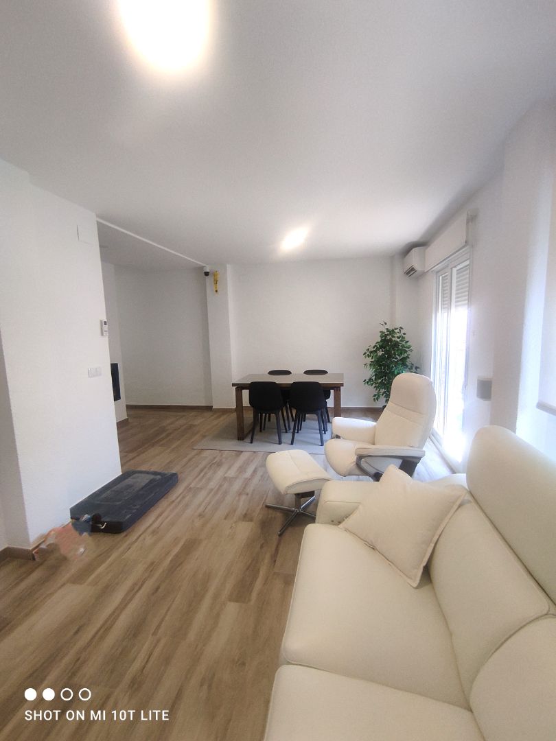 Sala d'estar de Pis en venda en Elche / Elx amb Aire condicionat, Parquet i Moblat