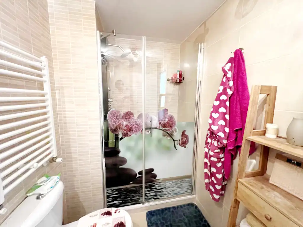 Baño de Piso en venta en Alcalá de Henares con Aire acondicionado, Calefacción y Terraza
