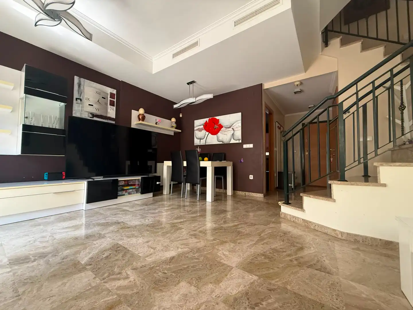 Sala d'estar de Casa adosada en venda en La Pobla de Vallbona amb Aire condicionat, Calefacció i Terrassa