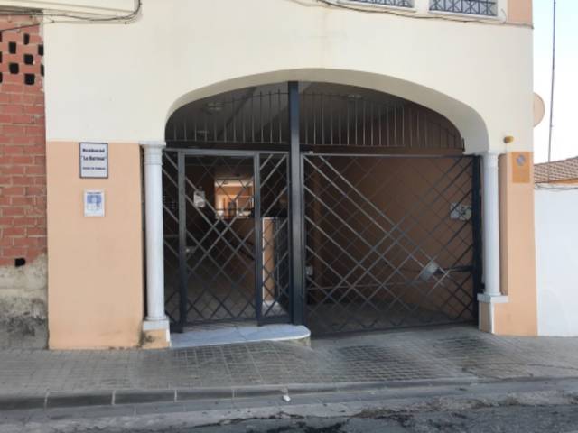 Garaje en Venta en CL HUERTA en Fuentes de Andalucía