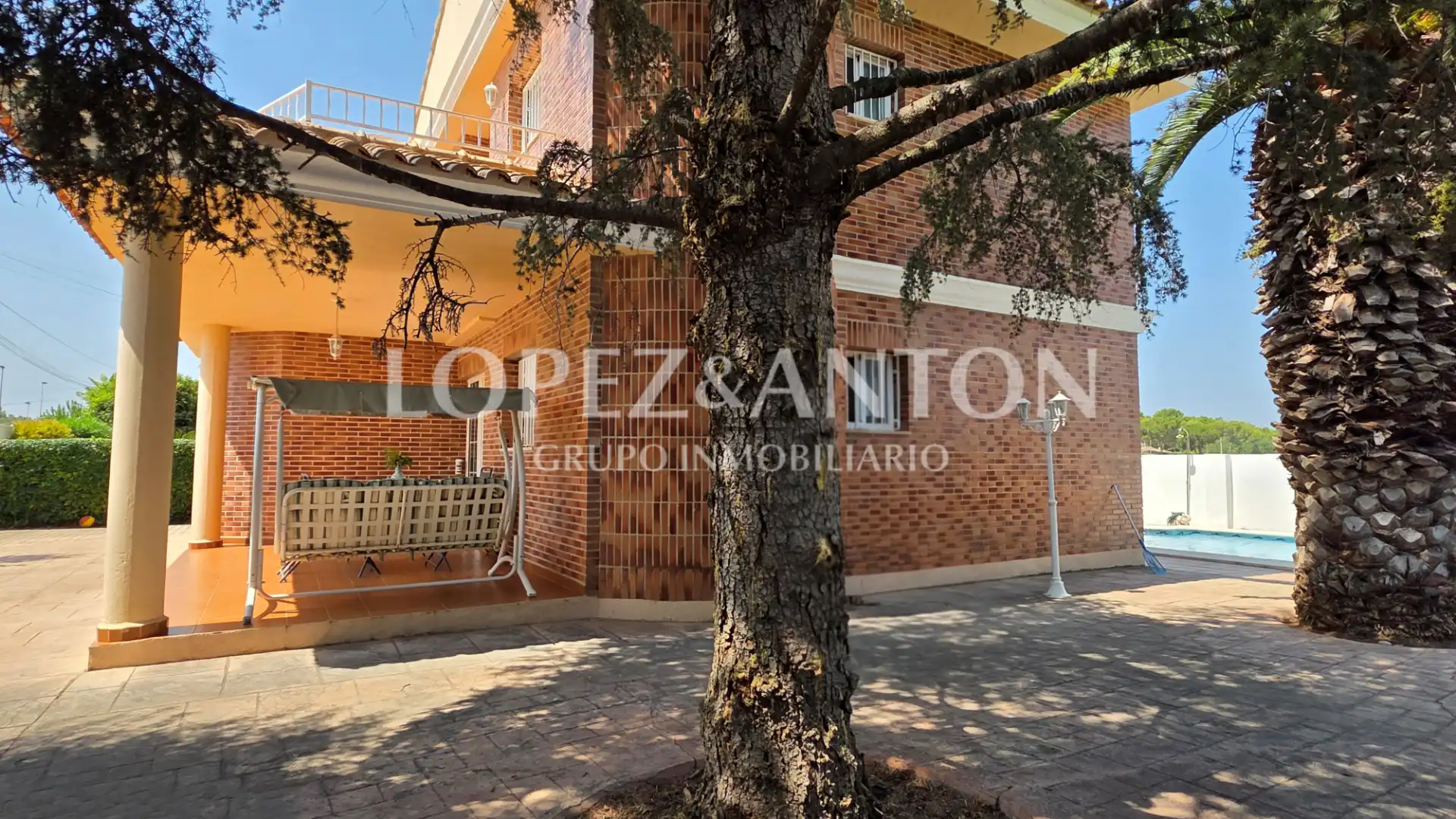 Vista exterior de Casa o chalet en venta en L'Eliana con Aire acondicionado, Calefacción y Jardín privado