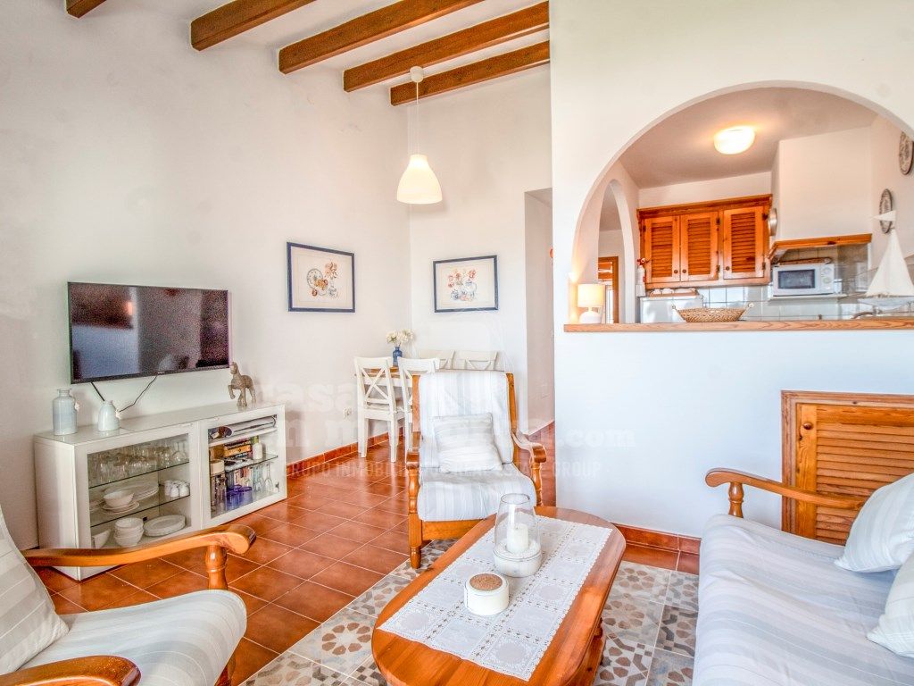 Sala d'estar de Apartament en venda en Es Mercadal amb Terrassa, Piscina i Piscina comunitària