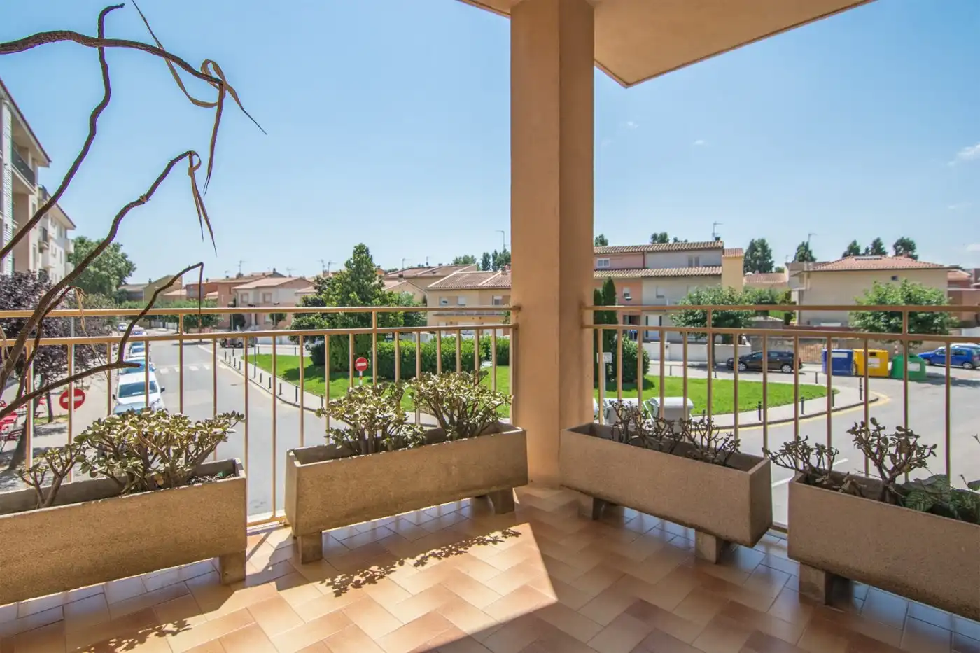 Houses for sale in Calle COMPOSITOR JOAQUIM SERRA, 3, Eixample - Horta Capallera