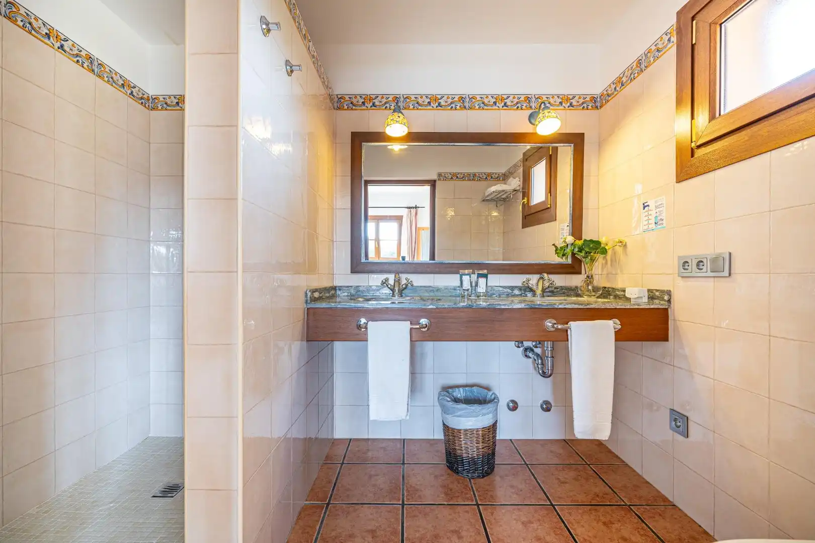 Baño de Edificio en venta en Ses Salines con Piscina comunitaria