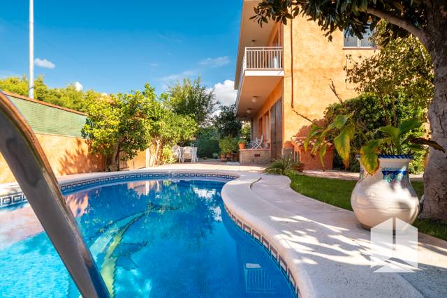 Casa-chalet en Venta en Les Botigues