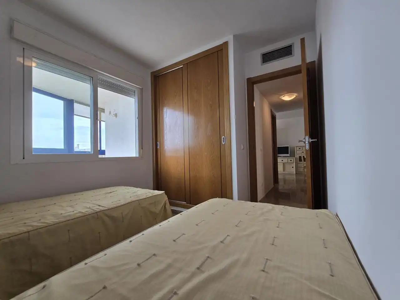 Habitación de Piso en venta en Benidorm con Aire acondicionado, Terraza y Piscina
