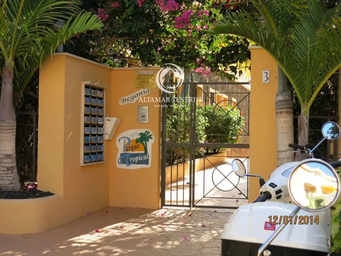Vista exterior de Apartamento de alquiler en Arona con Terraza, Piscina y Amueblado