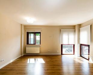 Living room of Flat to rent in Majadahonda  with Heating, Storage room and Community pool