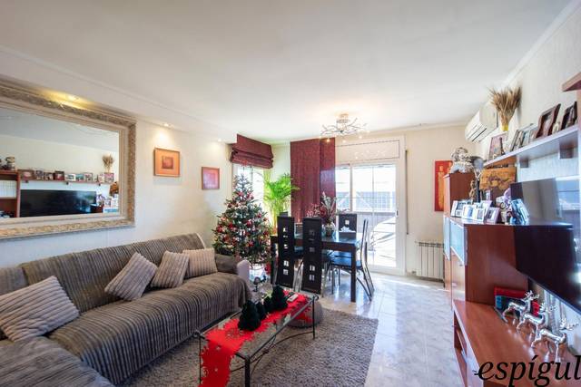 Piso en Venta en Corunya en Sant Narcís