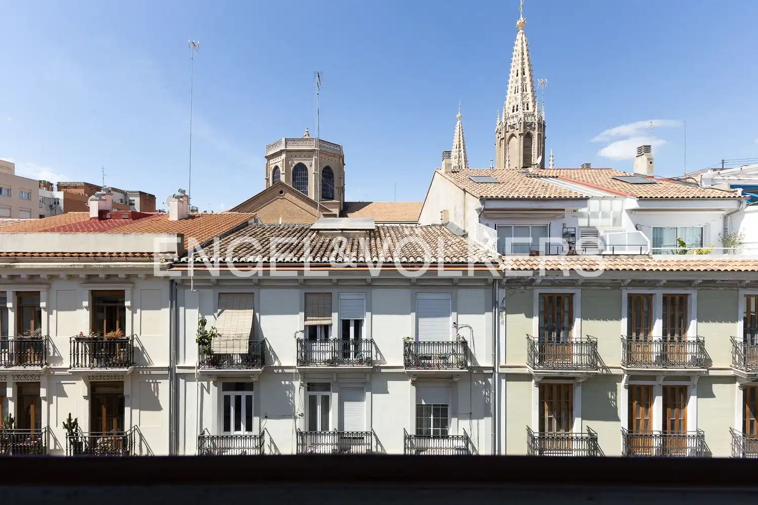 Vista exterior de Piso en venta en Valencia con Aire acondicionado, Calefacción y Trastero