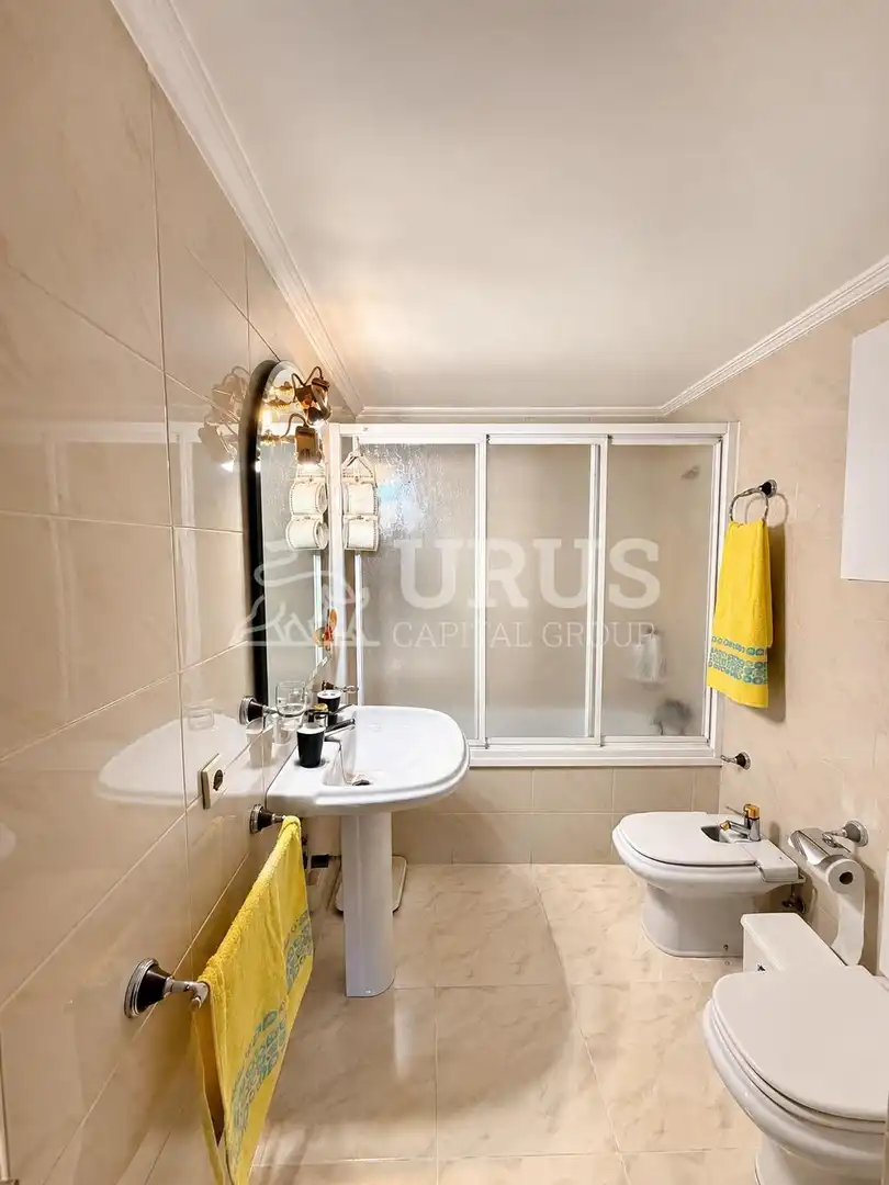 Piso en venta en CENTRO DE SALUD, Poniente-Norte - Miralbaida - Parque Azahara