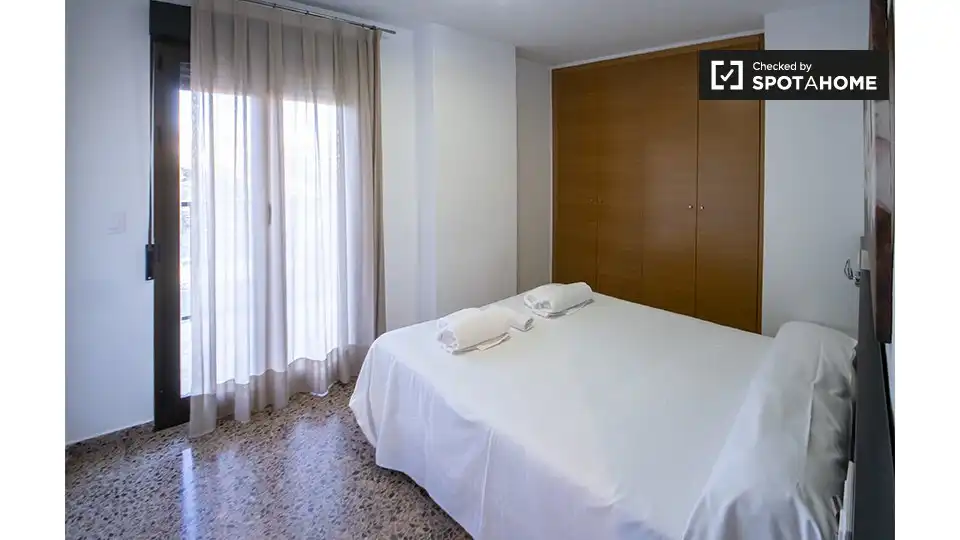 Bedroom of Flat for rent in Valencia  with Air Conditioner, Heating and Furnished