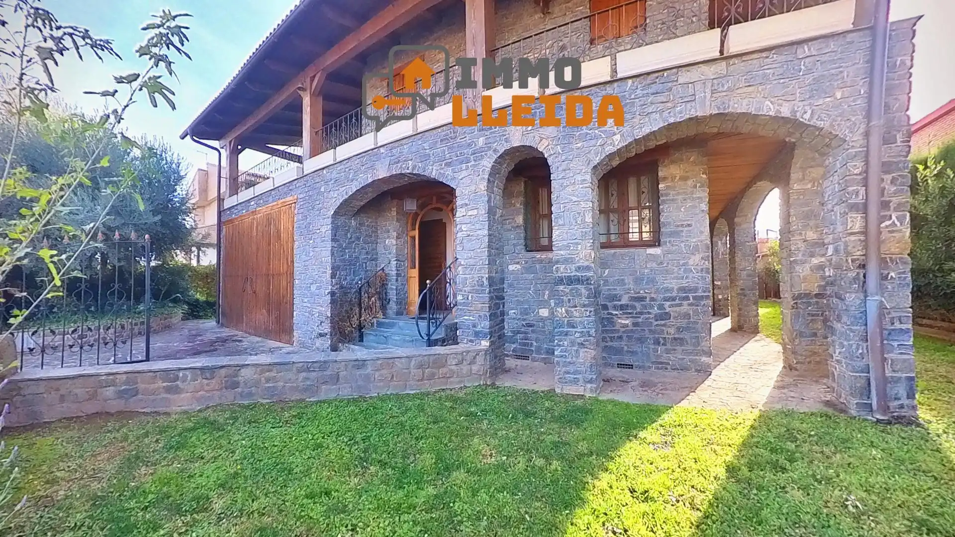 Casa con terraza en venta en Calle Sant Armengol 4, imagen 11
