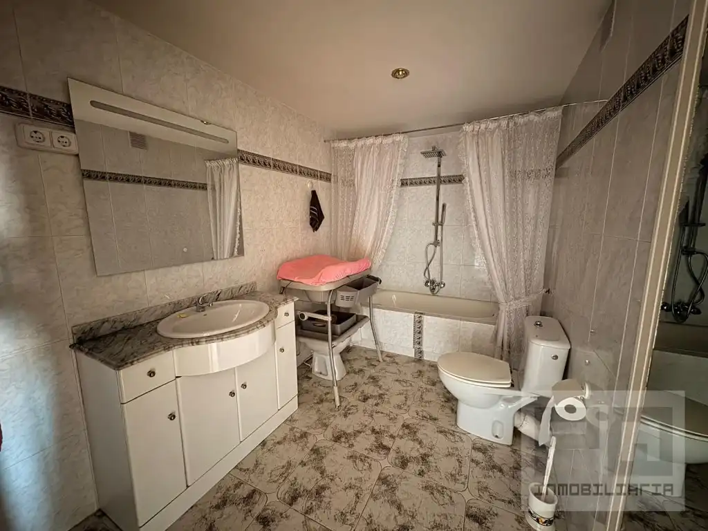 Badezimmer von Wohnung zur Miete in Las Navas del Marqués 