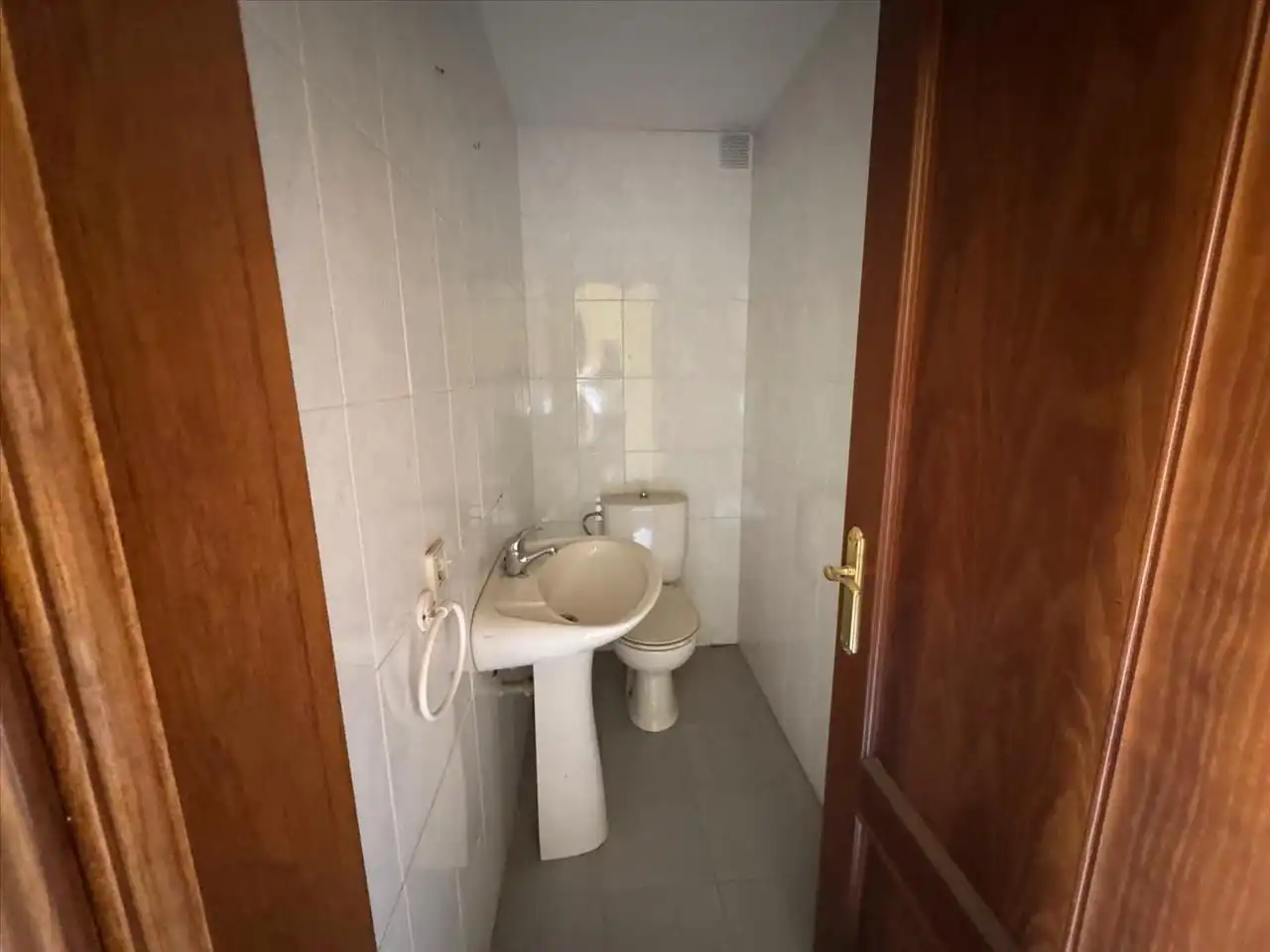 Badezimmer von Einfamilien-Reihenhaus zum Verkauf in Matapozuelos mit Terrasse