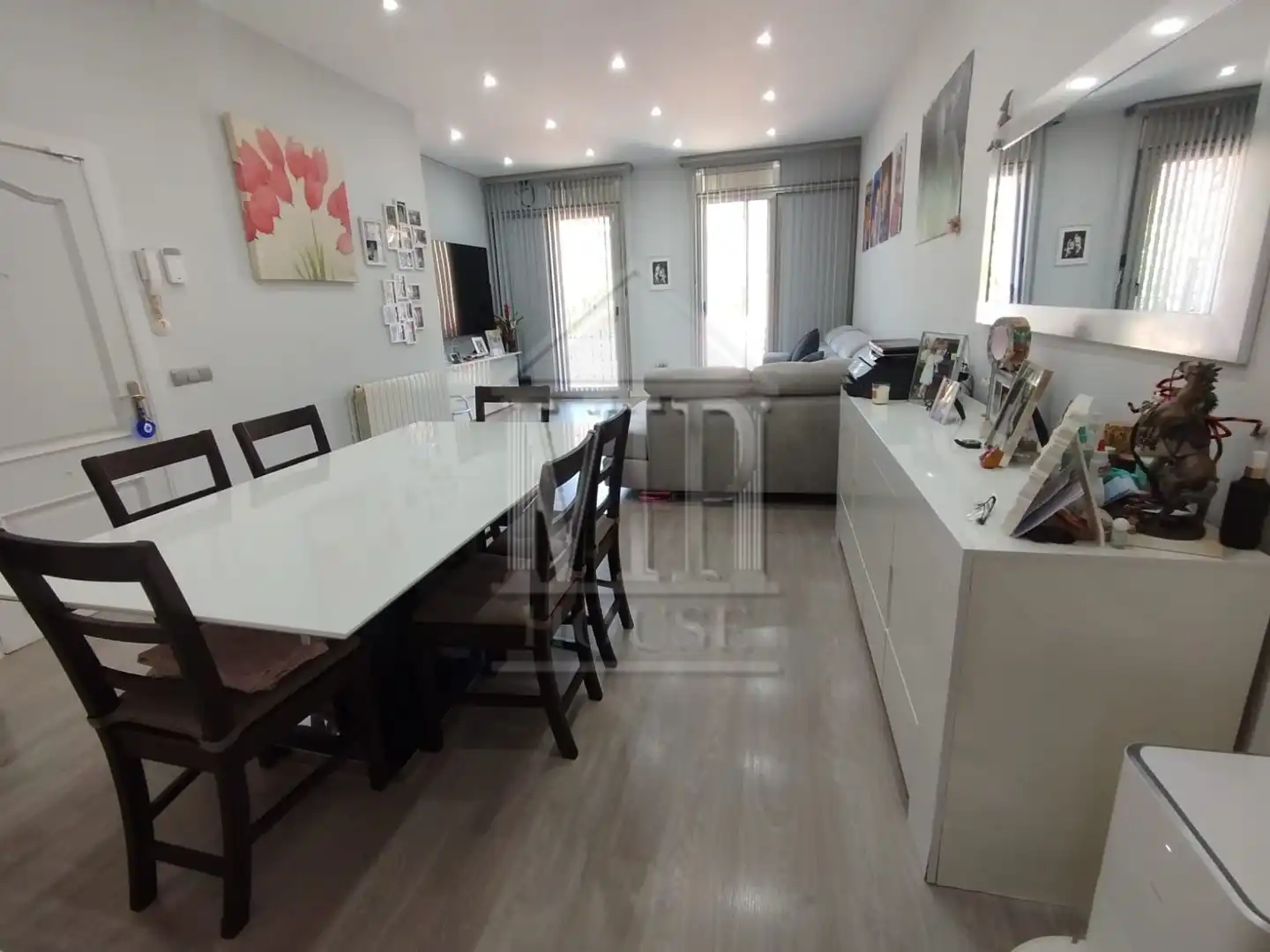 Wohnzimmer von Einfamilien-Reihenhaus zum Verkauf in Badalona mit Klimaanlage, Heizung und Parkett