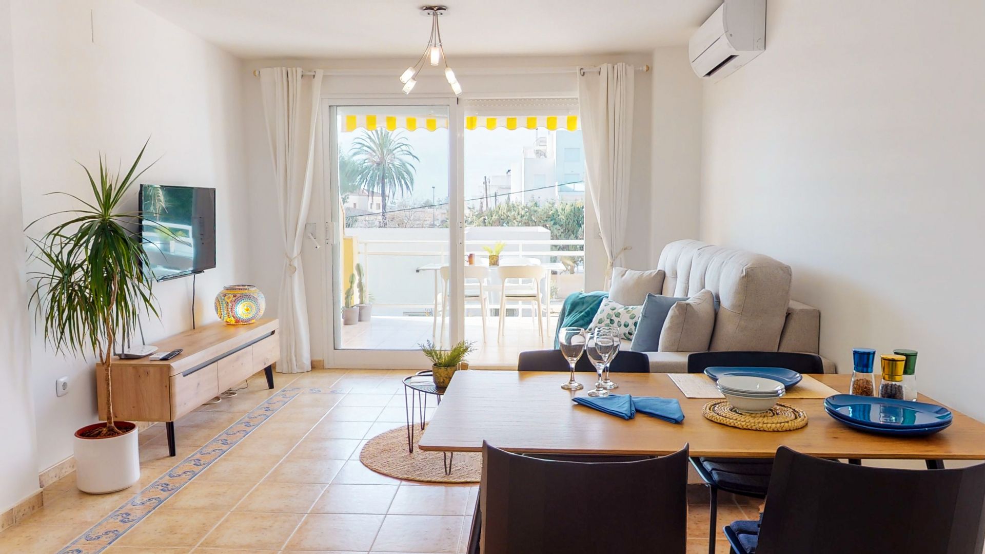 Sala d'estar de Apartament de lloguer en Dénia amb Aire condicionat, Calefacció i Terrassa
