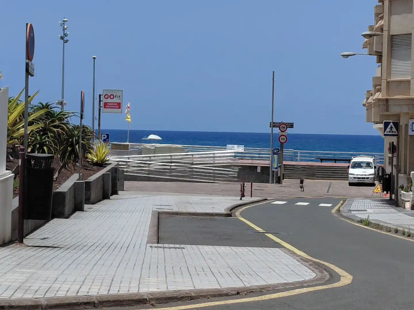 Exterior view of Flat for rent in Las Palmas de Gran Canaria  with Parquet flooring, Oven and Washing machine