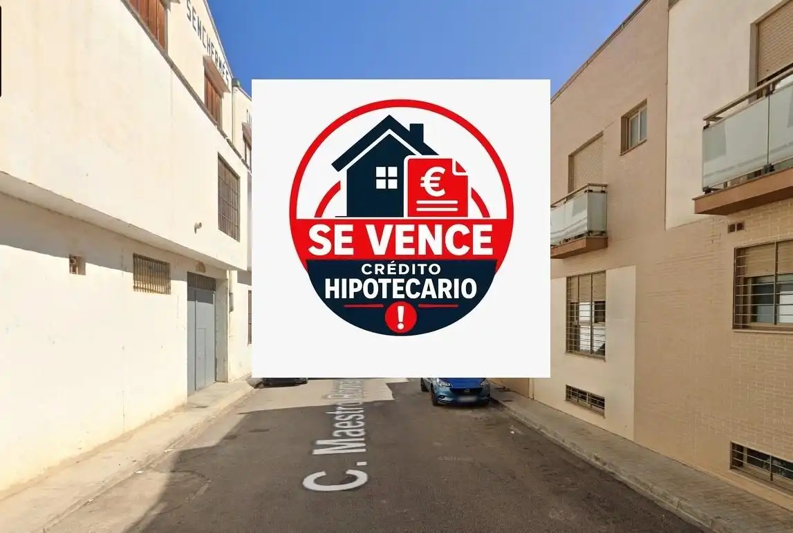 Vista exterior de Piso en venta en Real