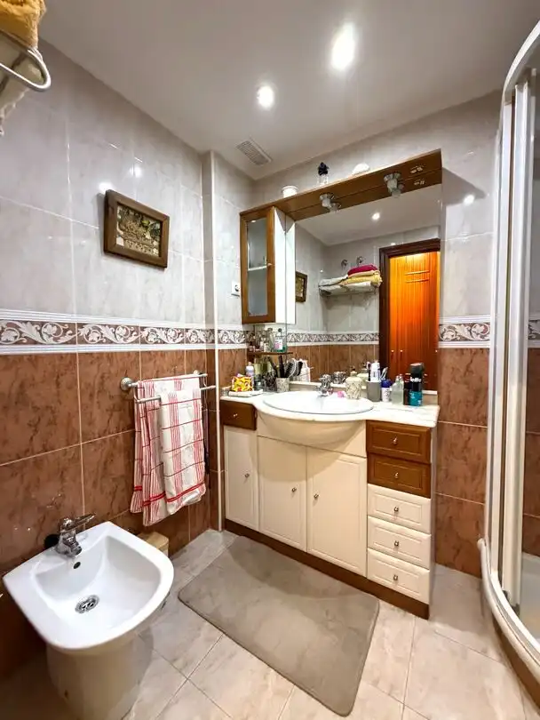 Baño de Piso en venta en Sopela con Calefacción y Trastero