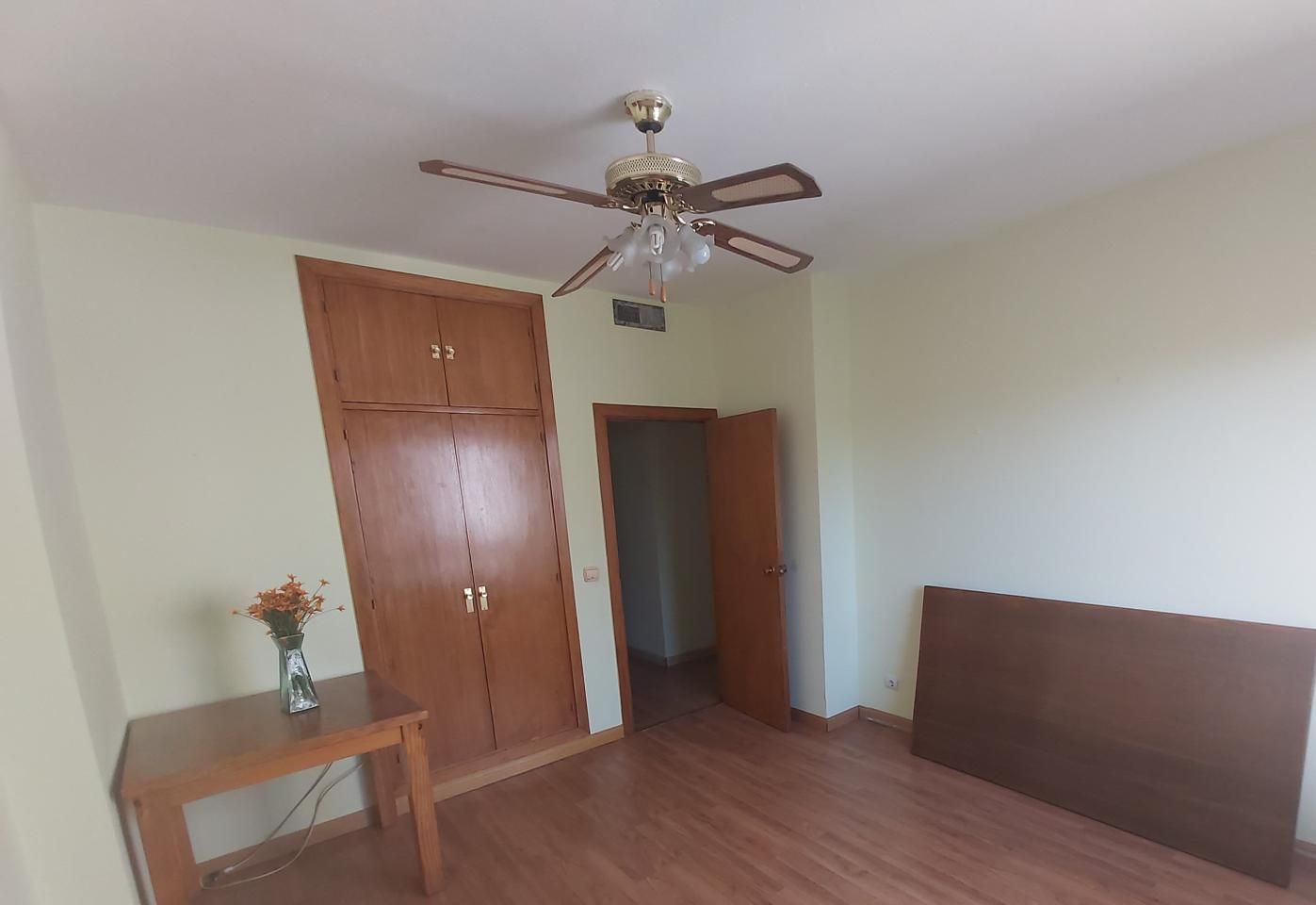 Bedroom of Flat for sale in  Madrid Capital  with Air Conditioner, Heating and Storage room