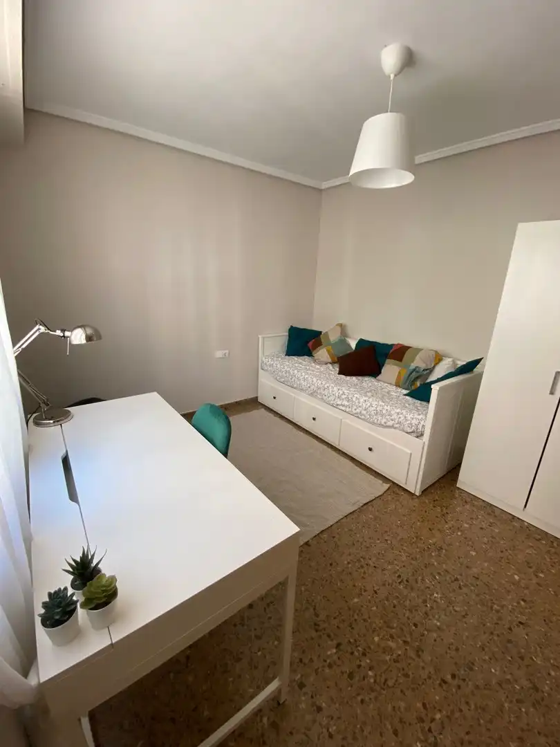 Dormitori de Apartament en venda en Valencia amb Moblat