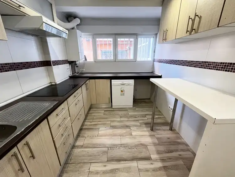 Cocina de Piso en venta en Madrid con Calefacción, Lavadora y Microondas