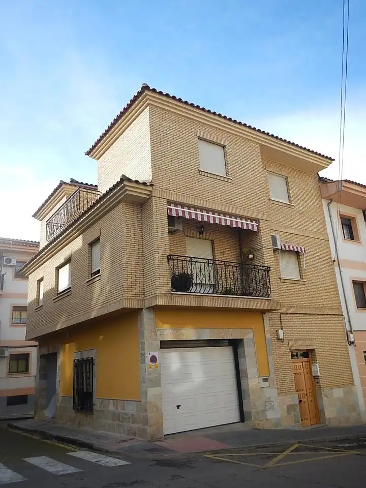 Vista exterior de Casa o xalet en venda en Coria amb Aire condicionat i Terrassa