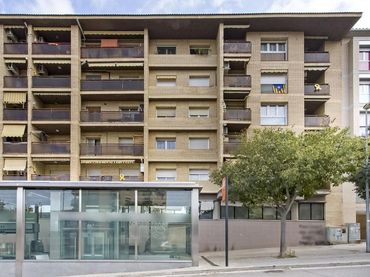 Local comercial en venta en Fonts dels Capellans - Sagrada Família