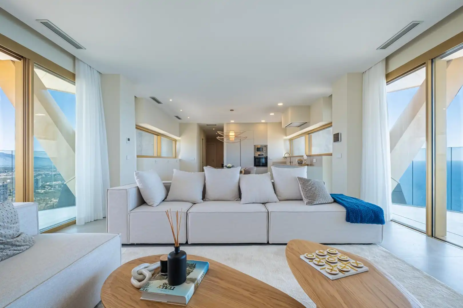 Sala de estar de Ático en venta en Benidorm con Aire acondicionado, Jardín privado y Terraza