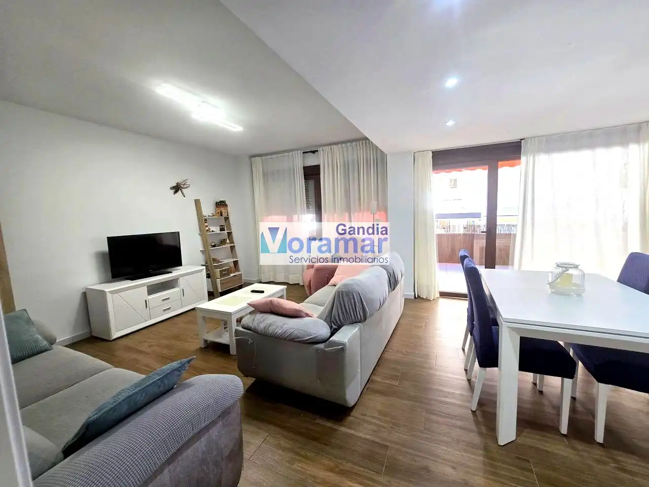 Sala de estar de Apartamento de alquiler en Gandia con Aire acondicionado, Terraza y Amueblado