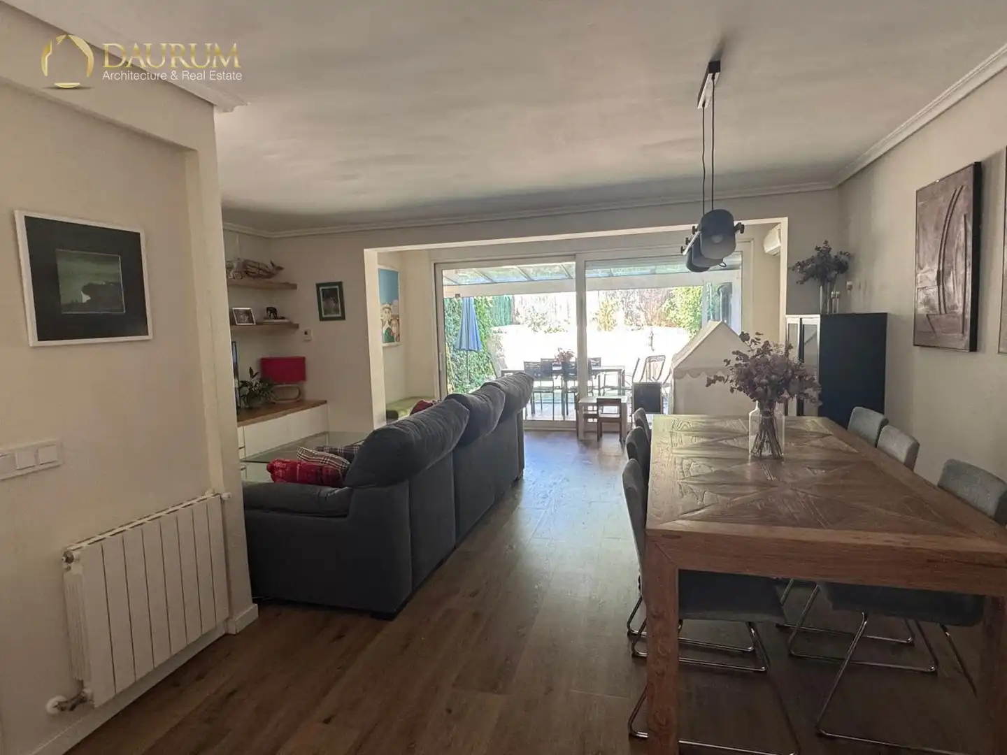Comedor de Casa adosada en venta en Pozuelo de Alarcón con Aire acondicionado, Calefacción y Jardín privado