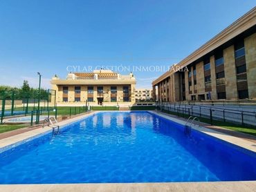 Pis amb piscina de lloguer a Silvestre Sánchez Sierra