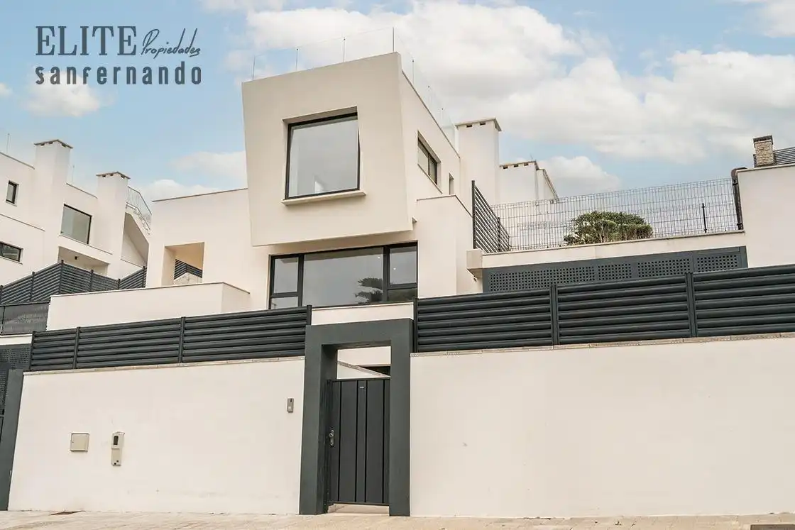 Vista exterior de Casa o chalet en venta en Suances con Calefacción, Jardín privado y Piscina