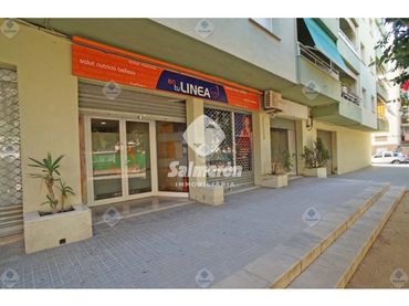 Locale commerciale in vendita a Plaza Felix Cardona